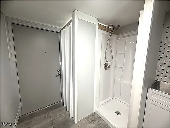 8239 Suncoast Dr — Photo 5