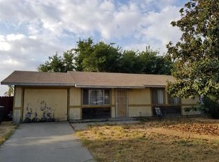490 Independencia Ave, Parlier, CA 93648