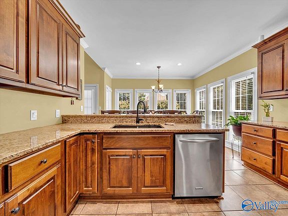 3rd image of 103 Lanthorn Cir