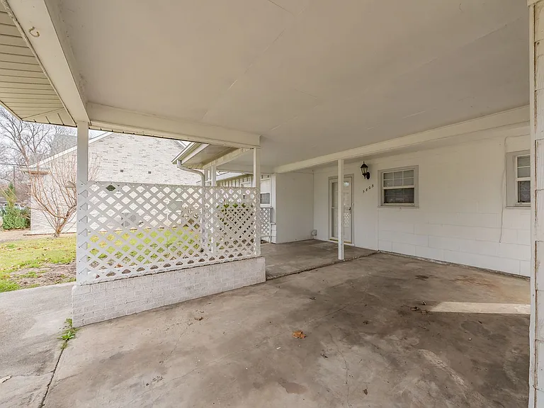 5805 Aton Ave — Photo 4