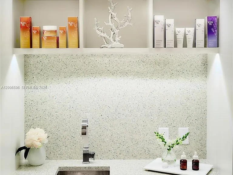 747 Crandon Blvd #Penthouse 10 — Photo 44