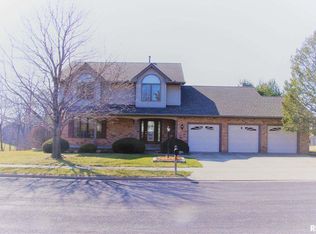 5700 W Ridgecrest Dr, Peoria, IL 61615