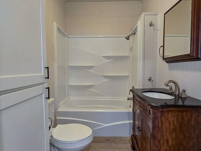 1224 N Market Ave — Photo 19