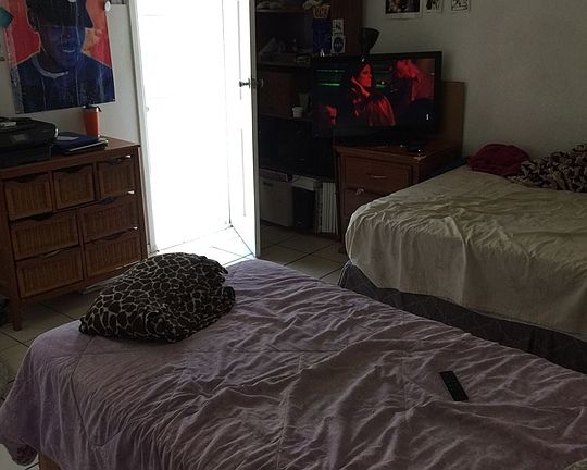 5th image of 513 S Rowan Ave