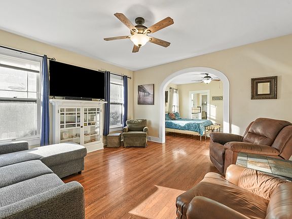 4th image of 2524 Avenue Q 1/2 APT 1