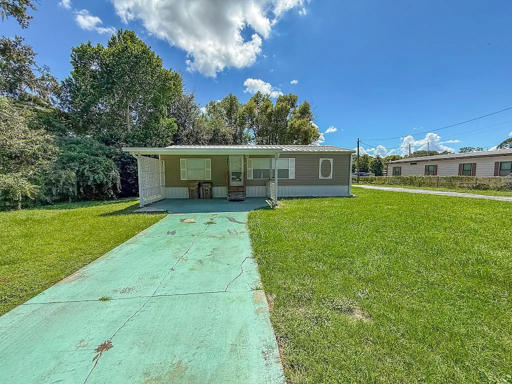 13708 Palm Dr — Photo 2