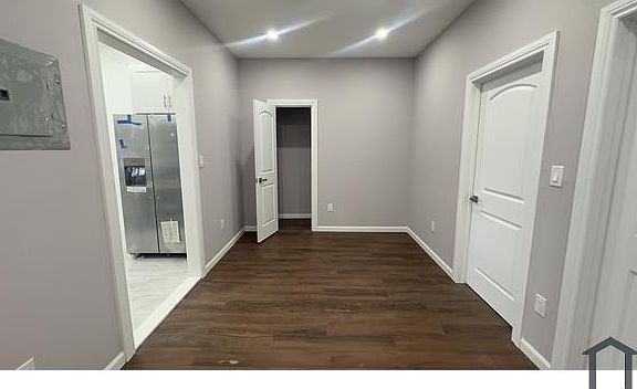 3rd image of 576 Essex St #3