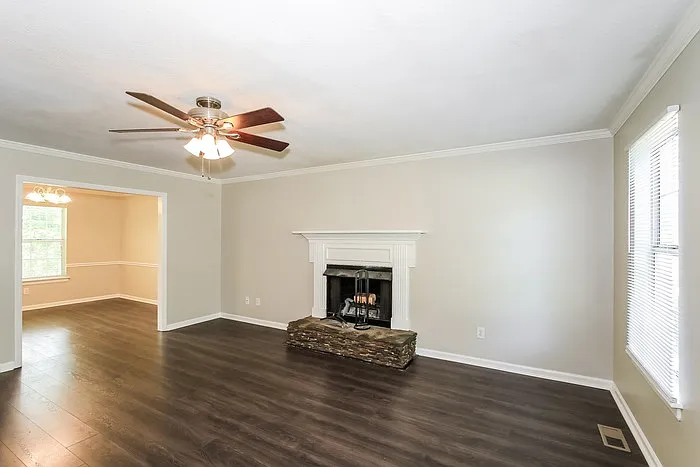 3 bed, 2.0 bath, 1755 sqft, $1,845 — Photo 4