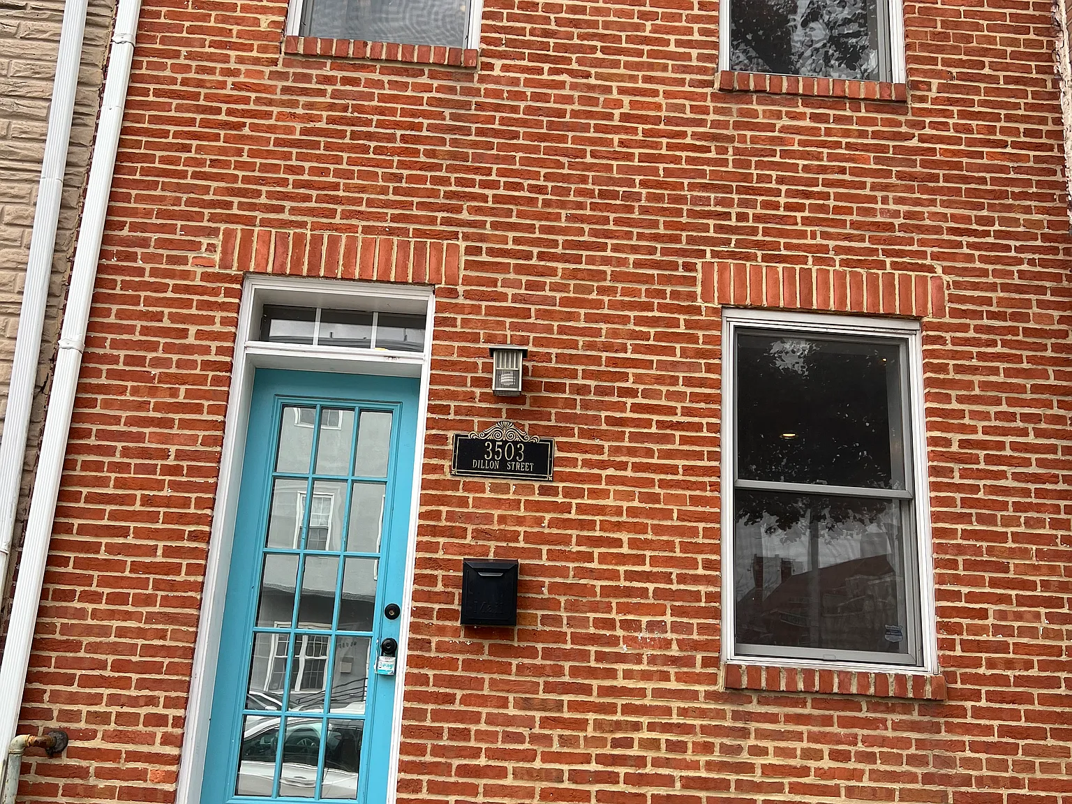 2 bed, 930 sqft, $2,200 — Photo 2