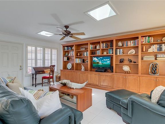 4th image of 1526 Orchid Dr
