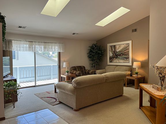 2nd image of 1732 Chesapeake Ln #8