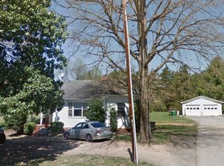 1179 S Peace Haven Rd, Clemmons, NC 27012