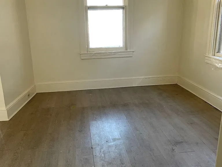 650 N Mulberry St — Photo 4