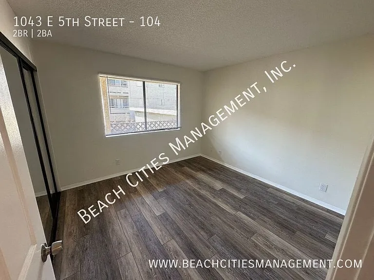 1043 E 5th St #104 — Photo 17