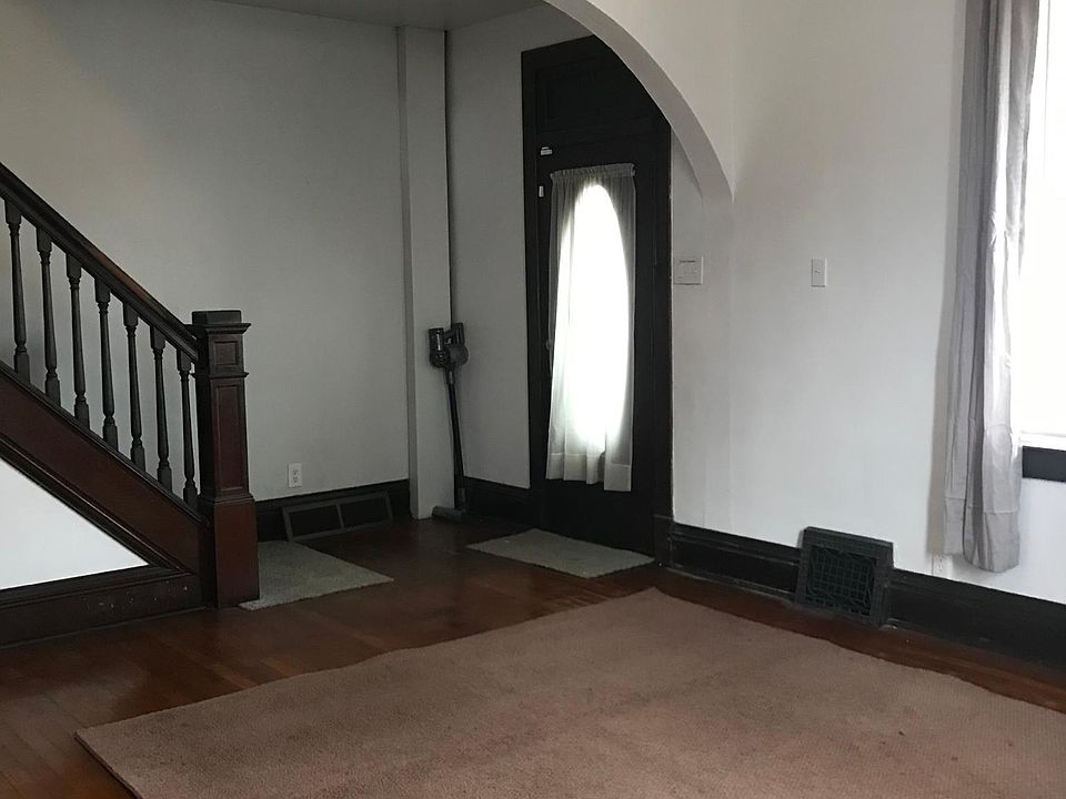 Front door/ living room