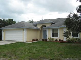 8686 SE Algozzini Pl, Hobe Sound, FL 33455