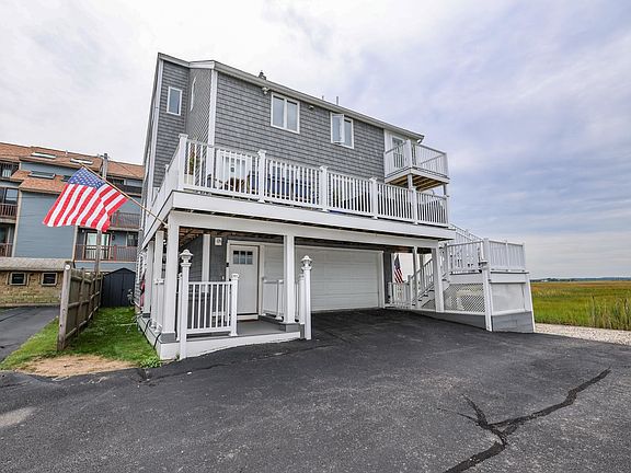 3rd image of 583 Ocean Boulevard