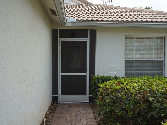 3rd image of 611 NW Stanford Ln