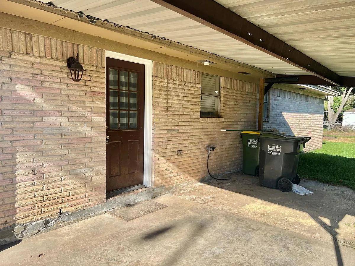 Building Photo - 2521 Pearland Ave