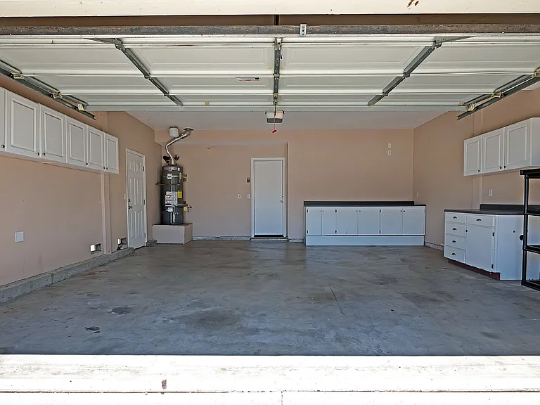 1605 Laugenour Dr — Photo 24