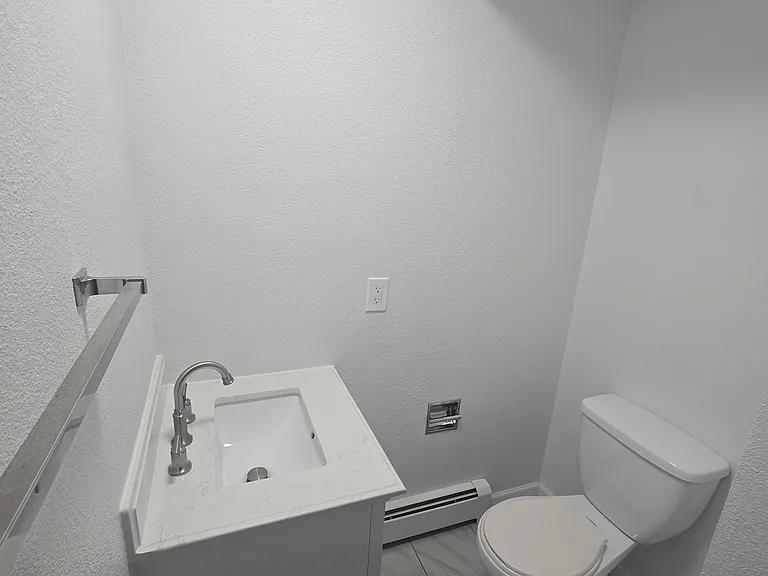 61 Newport Cir #A — Photo 8