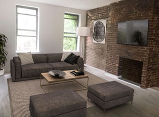 445 W 46th St #4, New York, NY 10036