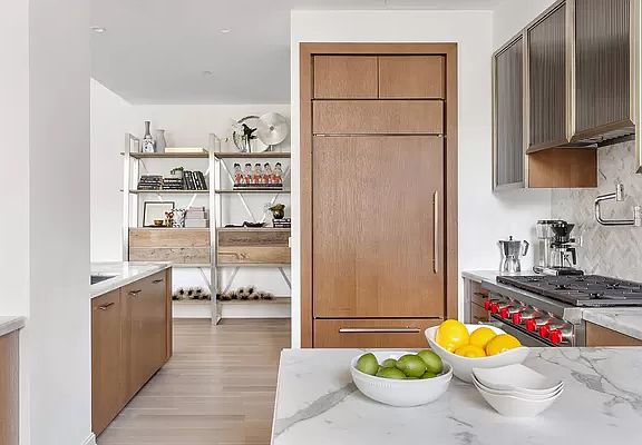 5th image of 100 Barclay St #17K