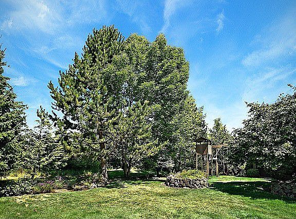 Enjoy the Outdoors. The Play Set Stays.