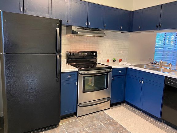 5th image of 100 White Oak Ct APT 4