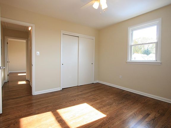 Second bedroom with lots of natural light