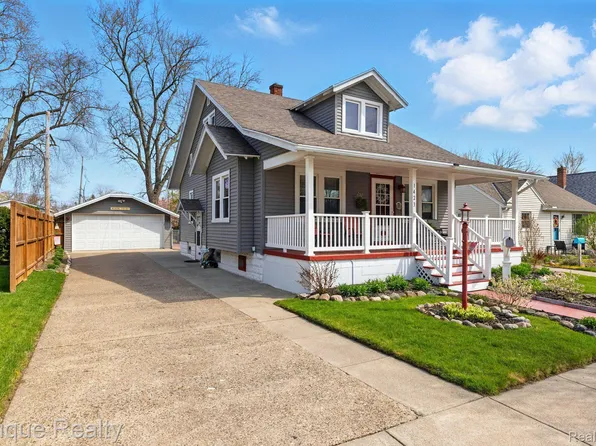 1423 Chestnut St, Port Huron, MI 48060