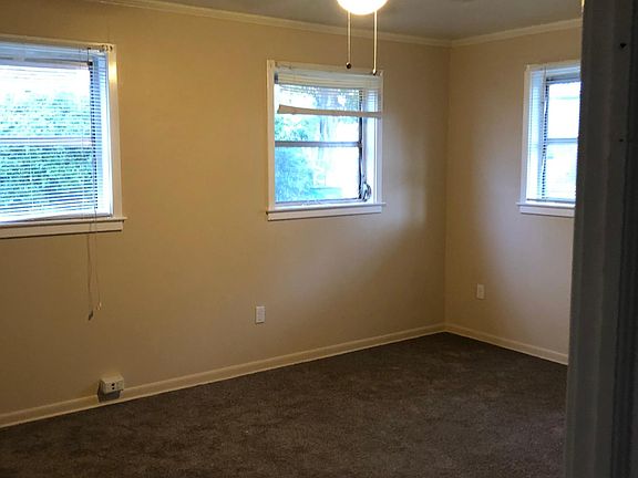 5th image of 3838 Johnson St