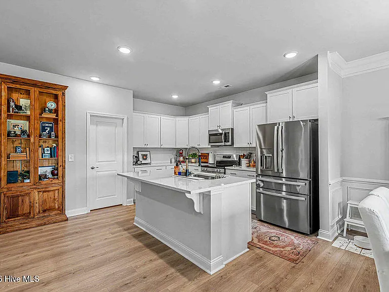 702 Greenwich Pl — Photo 13