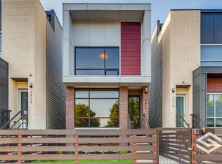 2420 W Addison St, Chicago, IL 60618