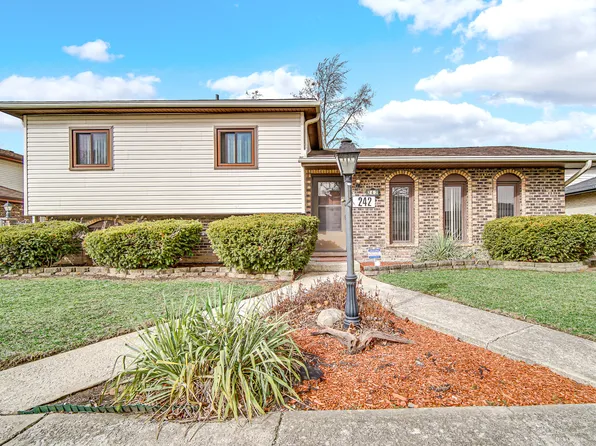 242 S Harper Ave, Glenwood, IL 60425