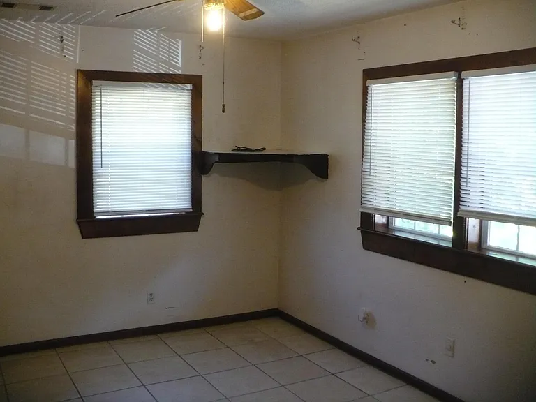 201 Clifton Dr #B — Photo 8