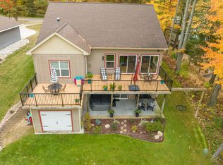 11411 E Royal Rd, Stanwood, MI 49346