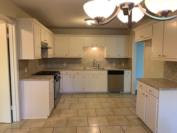 4th image of 1302 Alice Dr