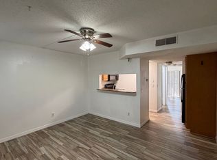 7242 E Bank Dr, Tampa, FL 33617