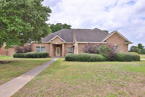 105 Lawrence Marshall Dr Photo 1