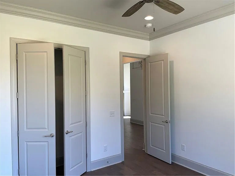 441 Windsor Dr — Photo 8