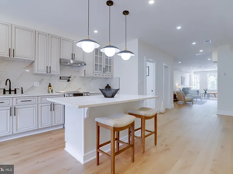 1404 Massachusetts Ave SE — Photo 13