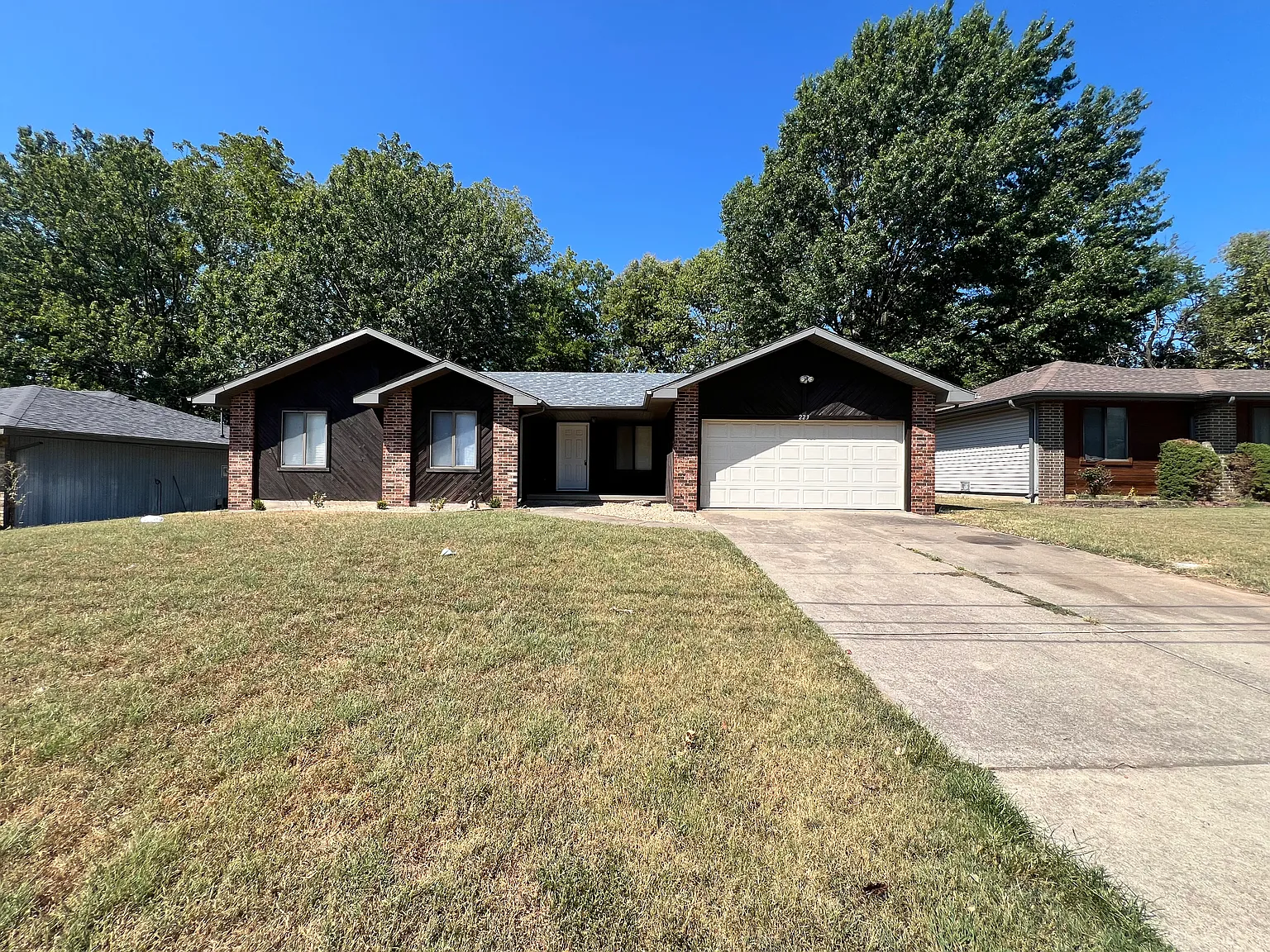 3 bed, 1200 sqft, $1,550 — Photo 1