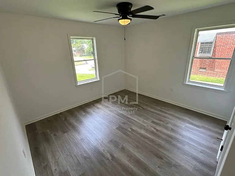 3694 Marion Ave — Photo 7