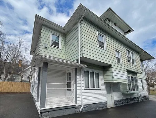1083 Dewey Ave Photo 1