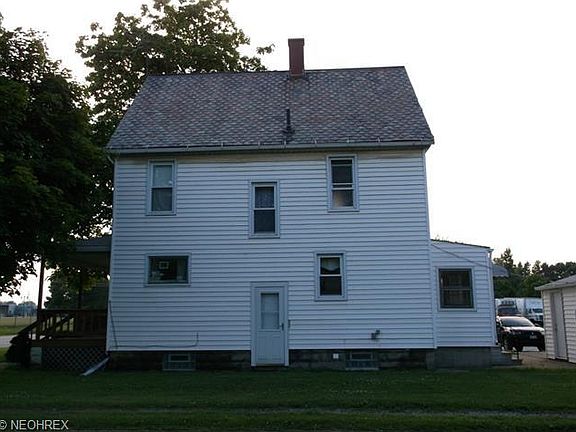 4th image of 327 Huron St