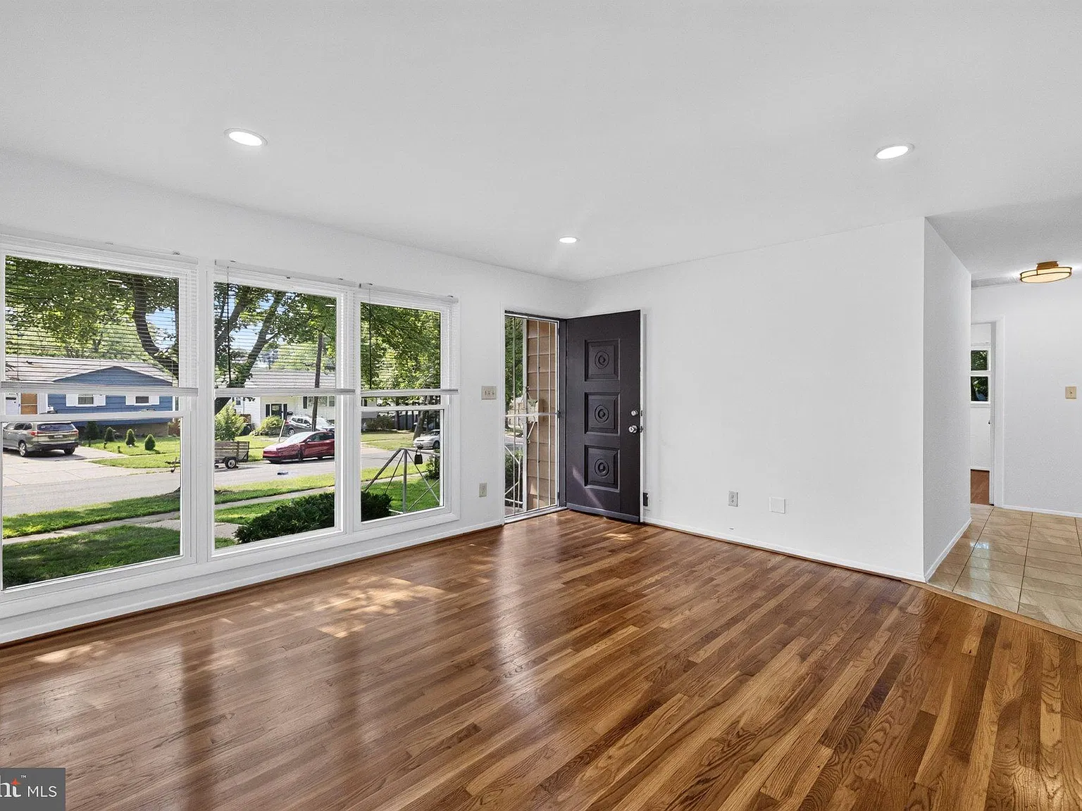 3 bed, 2.0 bath, 1526 sqft, $2,850 — Photo 3