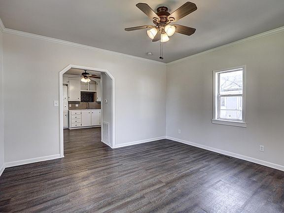 5th image of 1324 E Hill Street