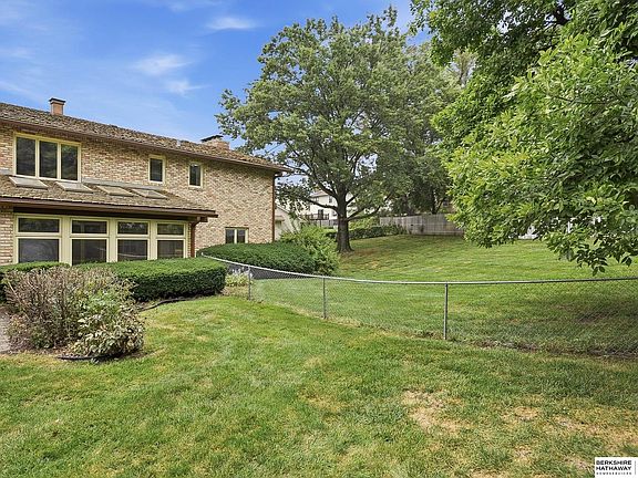 3rd image of 13930 Arbor Cir