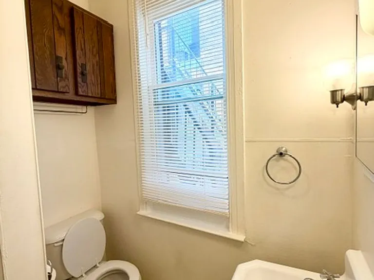 18 N Pine St #2C — Photo 6
